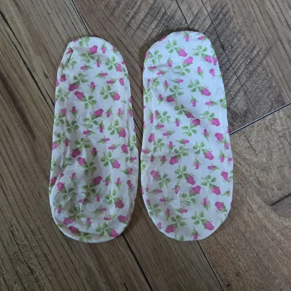 Betsey Johnson \ No-Show Liner Socks Trio - Black, Floral, White - Picture 5 of 7